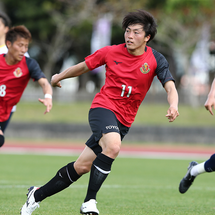 名古屋グランパス サイン入りサッカーボール 前田直輝選手 - サッカー