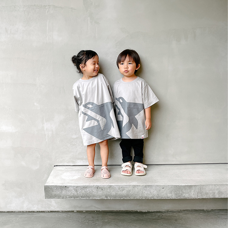 “FAMILY SYMBOL” kids Tee(gray)