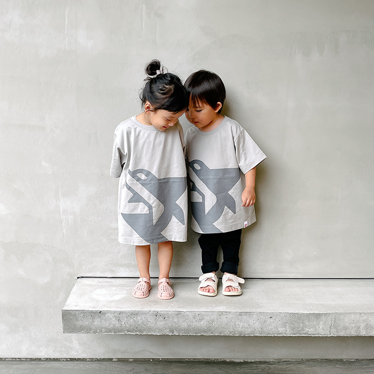 “FAMILY SYMBOL” kids Tee(gray)